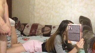 ДОЖДАЛСЯ ПОКА ОНА ДОЧИТАЕТ КНИГУ И ТРАХНУЛ ЕЕ - Via Hub порно